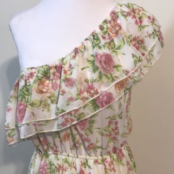 Francesca’s Pastel One Shoulder Dress - Picture 2 of 8